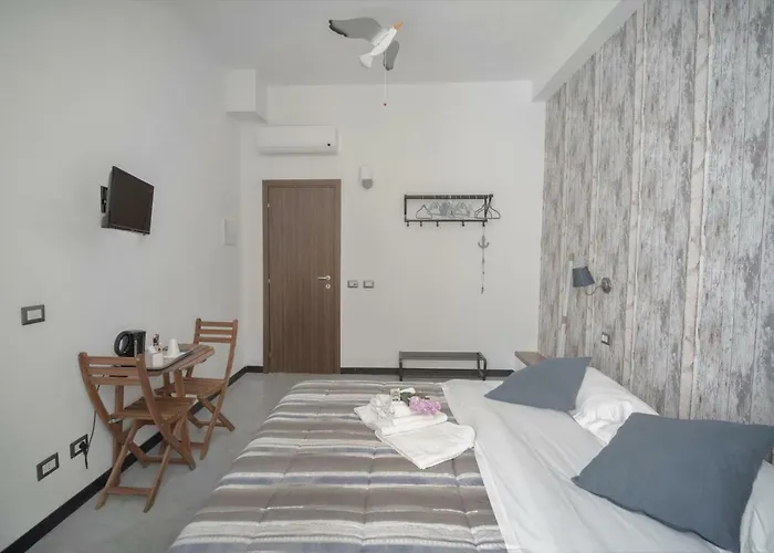 Πανσιόν Porta Marina 3*