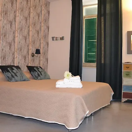 Porta Marina Gæstehus 2*